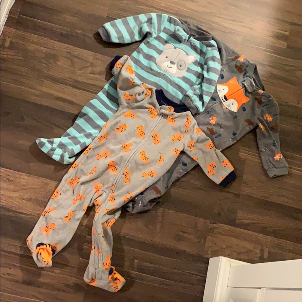 Fleece footed pajamas 6-9 m